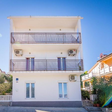 Cheap Apartment Tanja Трогир Экстерьер фото