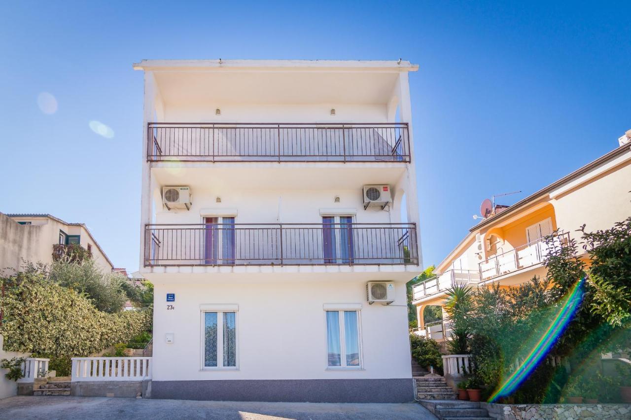 Cheap Apartment Tanja Трогир Экстерьер фото